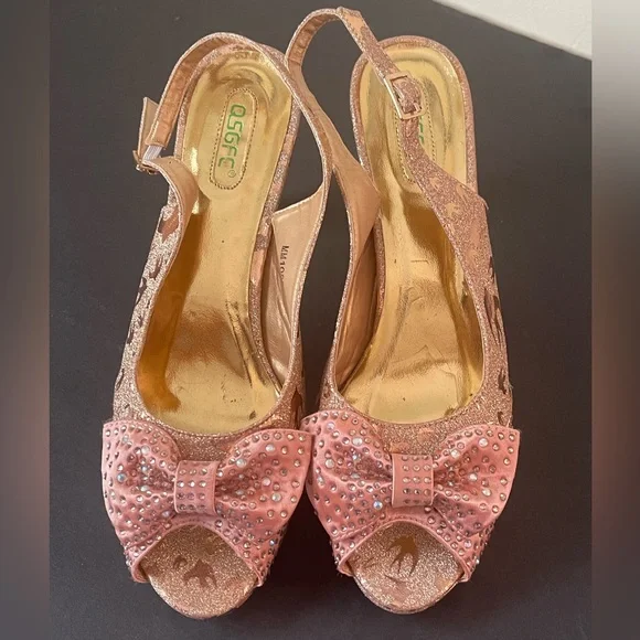 Beautiful Gorgeous Ladies Formal Heels - Picture 4 of 7